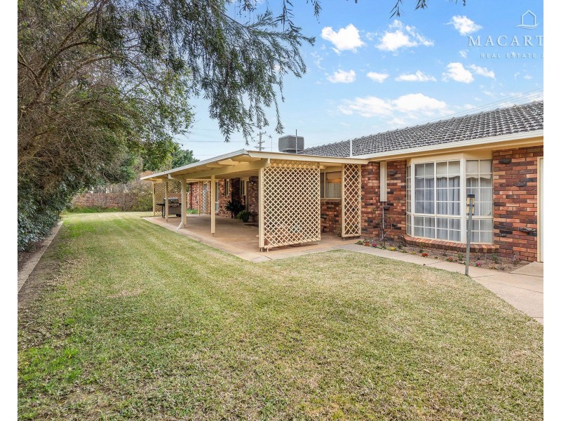 81 Balmoral Crescent, Lake Albert NSW 2650