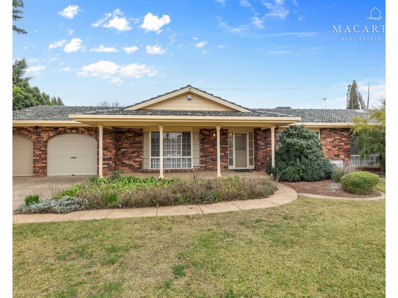 81 Balmoral Crescent, Lake Albert NSW 2650