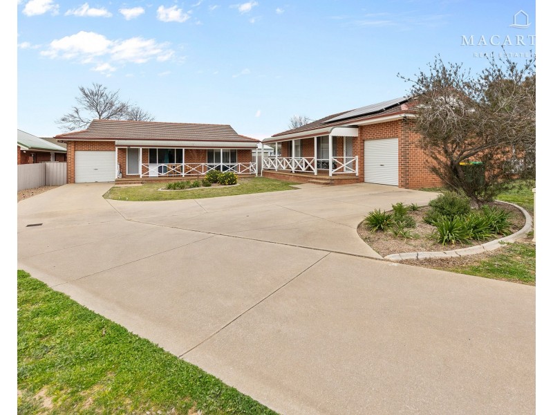 2/14 Canola Place, Estella NSW 2650
