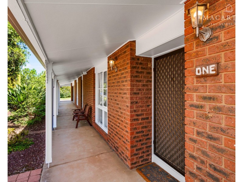 1 Naretha Street, Glenfield Park NSW 2650
