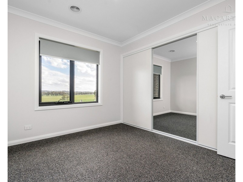 3 Edgar Place, Gobbagombalin NSW 2650
