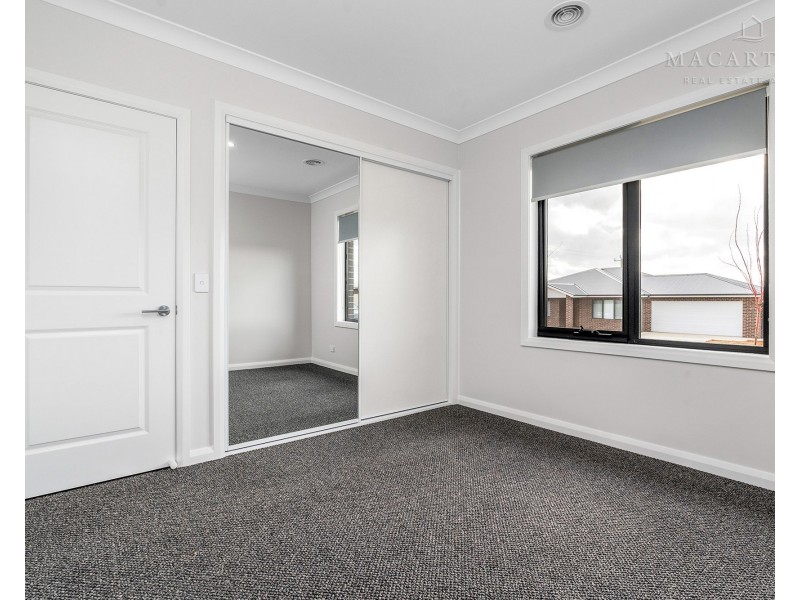 3 Edgar Place, Gobbagombalin NSW 2650