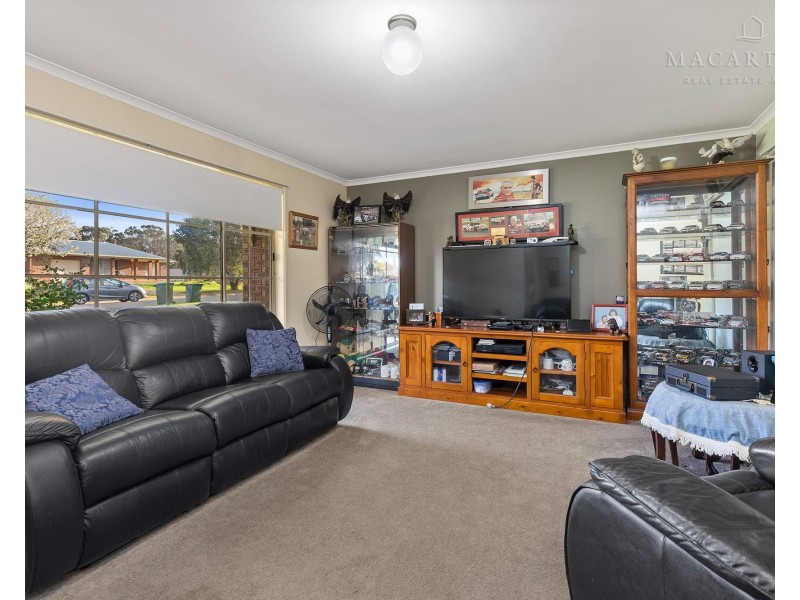 14 Corella Place, Estella NSW 2650