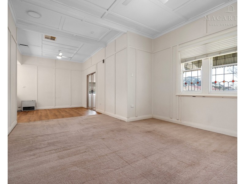 96 Railway Street, Turvey Park NSW 2650