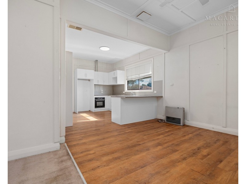 96 Railway Street, Turvey Park NSW 2650
