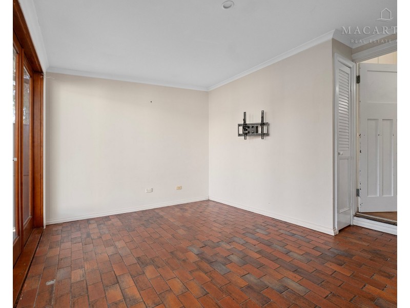 96 Railway Street, Turvey Park NSW 2650