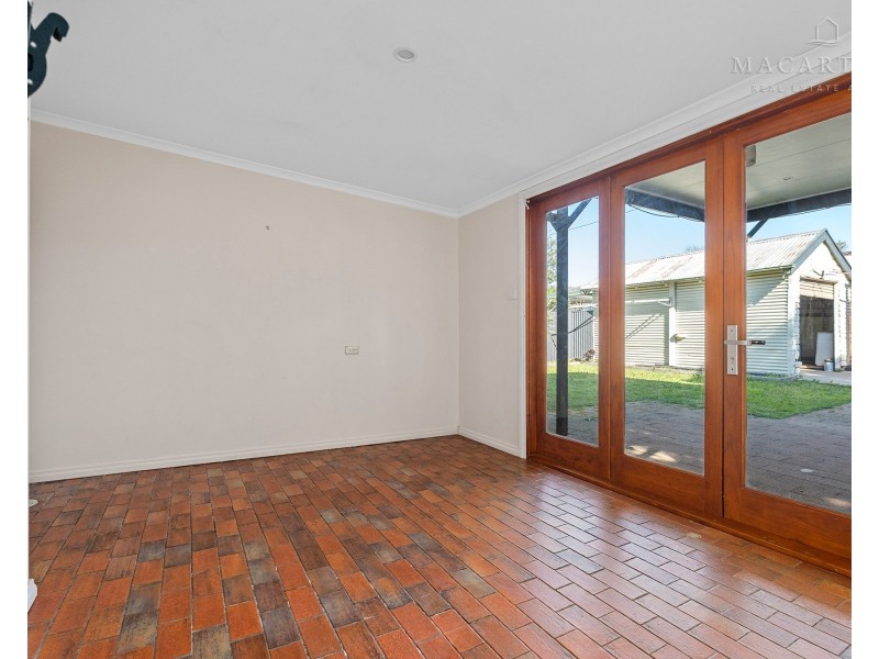 96 Railway Street, Turvey Park NSW 2650