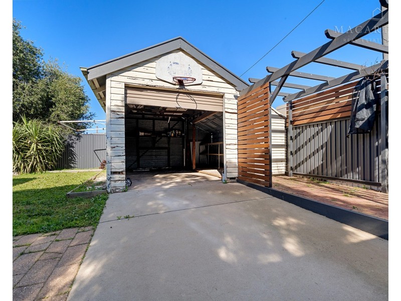 96 Railway Street, Turvey Park NSW 2650