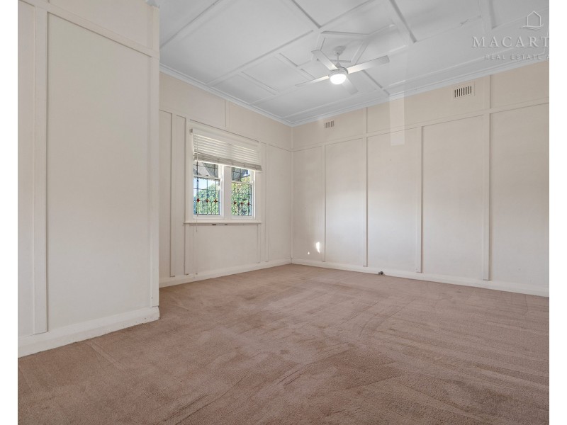 96 Railway Street, Turvey Park NSW 2650