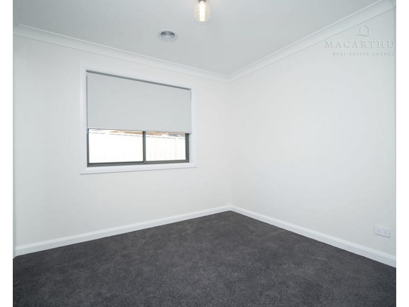 2/11 Gimlet Place, Forest Hill NSW 2651
