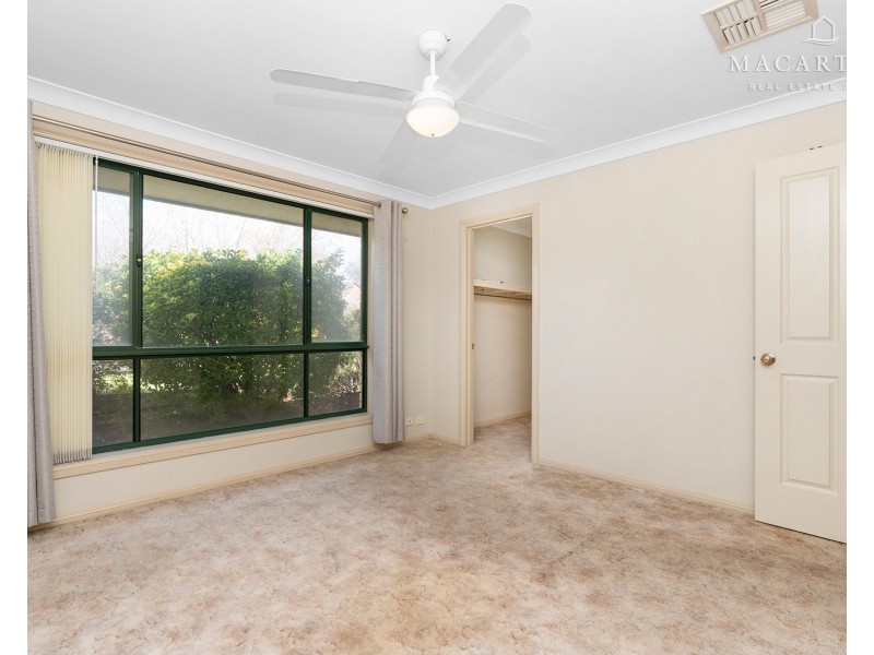 2/1 Tareena Place, Glenfield Park NSW 2650