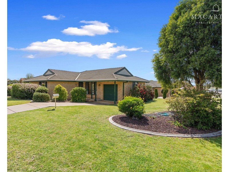 2/1 Tareena Place, Glenfield Park NSW 2650