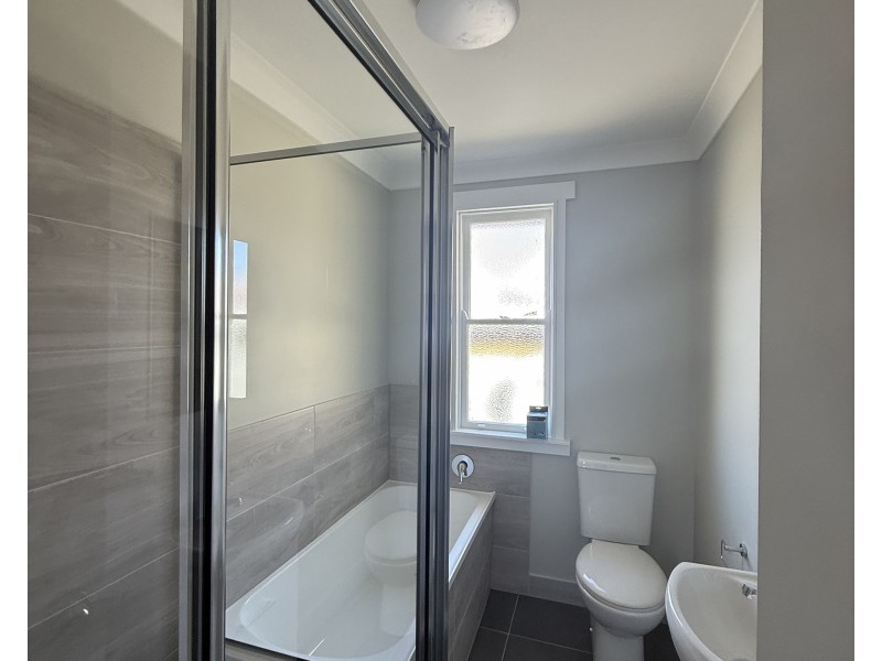 8 Madang Street, Ashmont NSW 2650