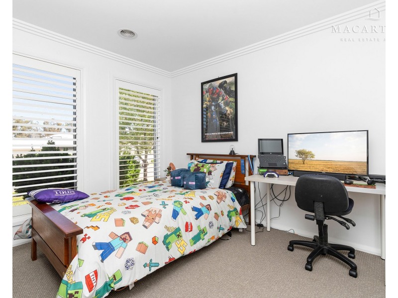 12 Yenda Avenue, Gobbagombalin NSW 2650