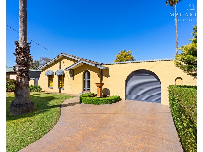 470 Lake Albert Road, Lake Albert NSW 2650