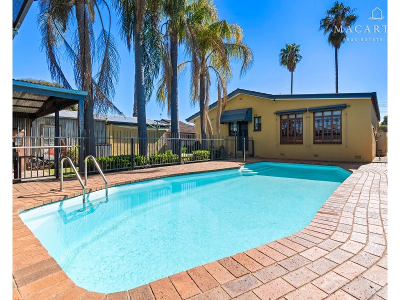 470 Lake Albert Road, Lake Albert NSW 2650