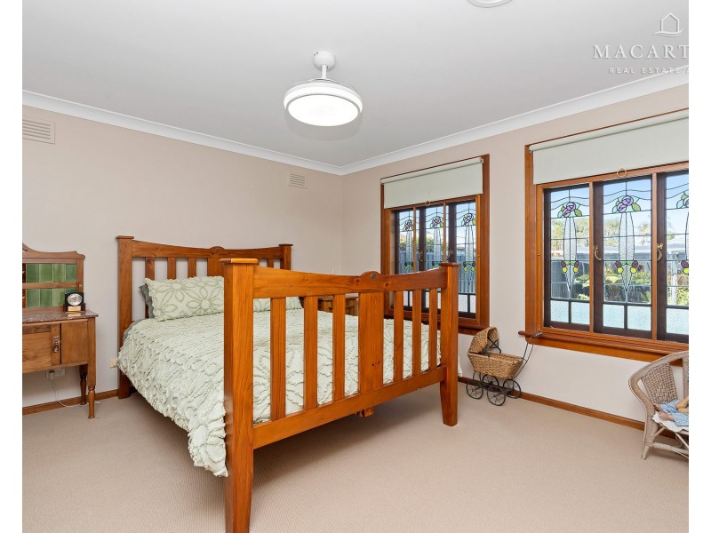470 Lake Albert Road, Lake Albert NSW 2650