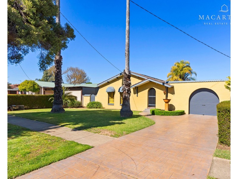 470 Lake Albert Road, Lake Albert NSW 2650