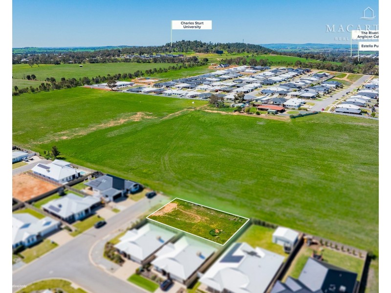 12 Billabong Crescent, Gobbagombalin NSW 2650