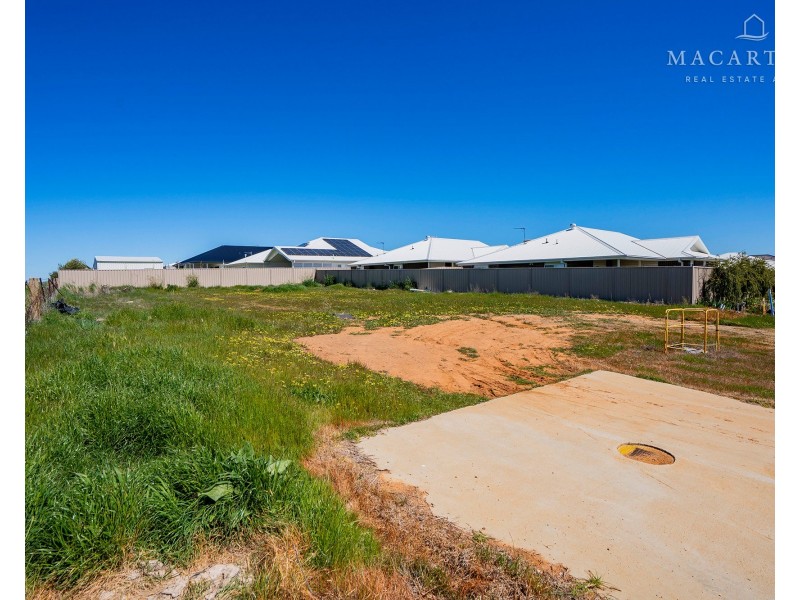 12 Billabong Crescent, Gobbagombalin NSW 2650