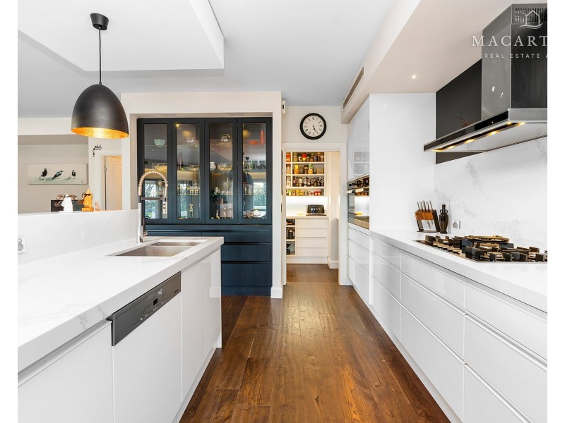 8 Robinia Place, Springvale NSW 2650
