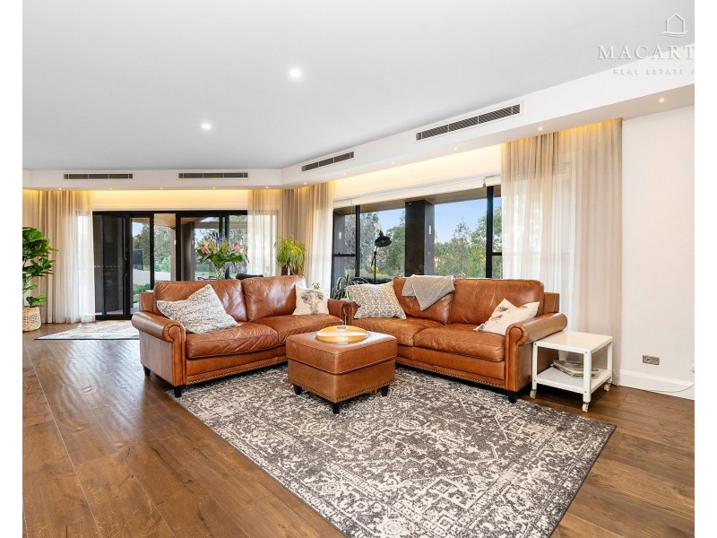8 Robinia Place, Springvale NSW 2650