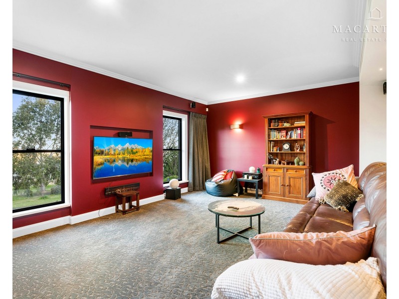 8 Robinia Place, Springvale NSW 2650