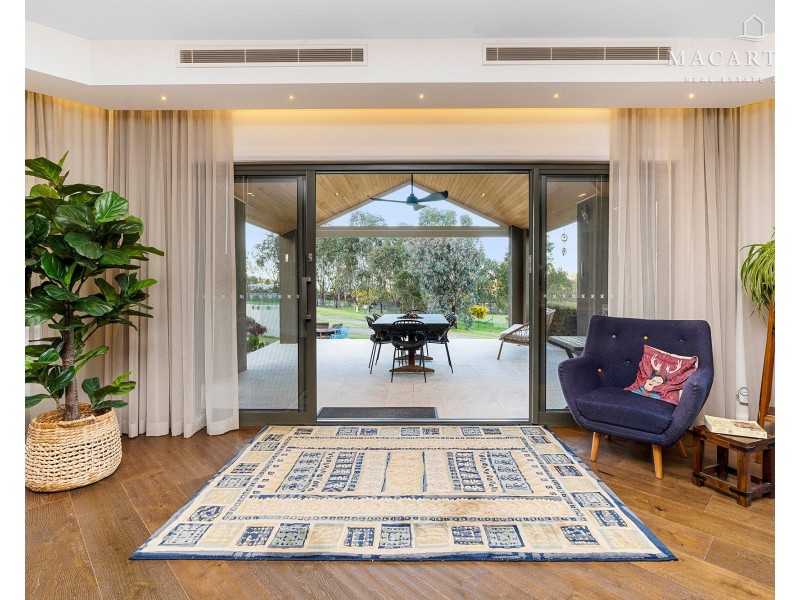 8 Robinia Place, Springvale NSW 2650