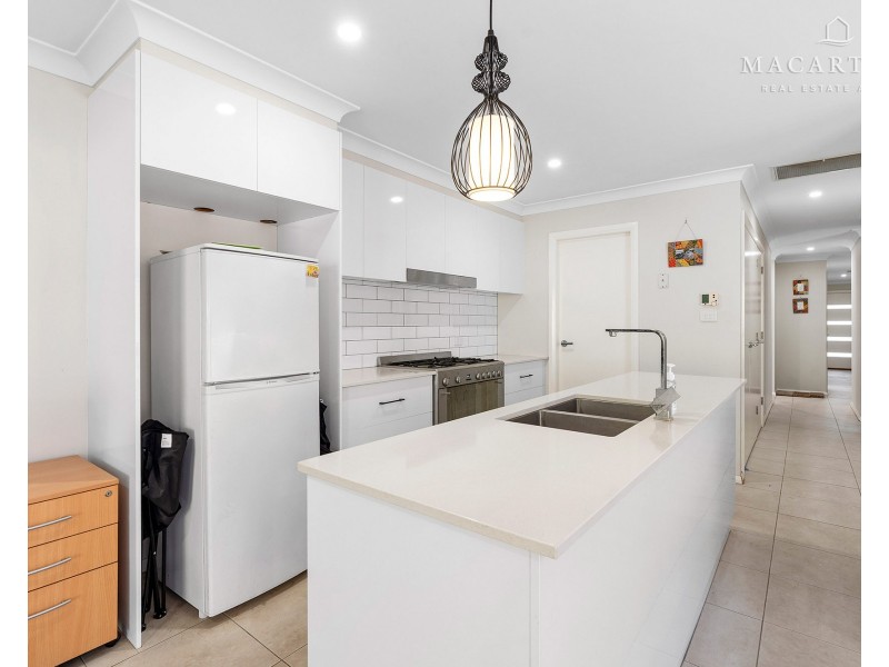 1/5 Mulberrygong Court, Gobbagombalin NSW 2650