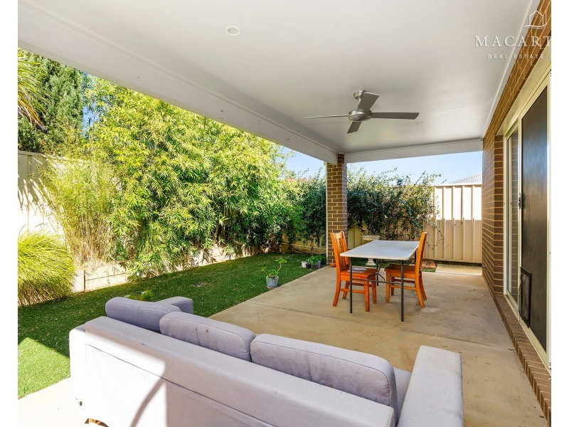 1/5 Mulberrygong Court, Gobbagombalin NSW 2650
