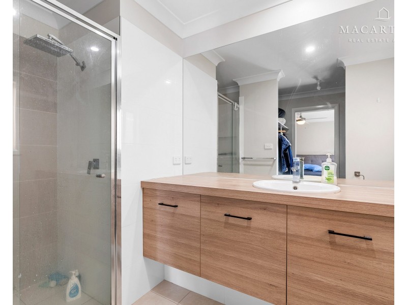1/5 Mulberrygong Court, Gobbagombalin NSW 2650