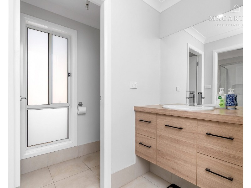 1/5 Mulberrygong Court, Gobbagombalin NSW 2650