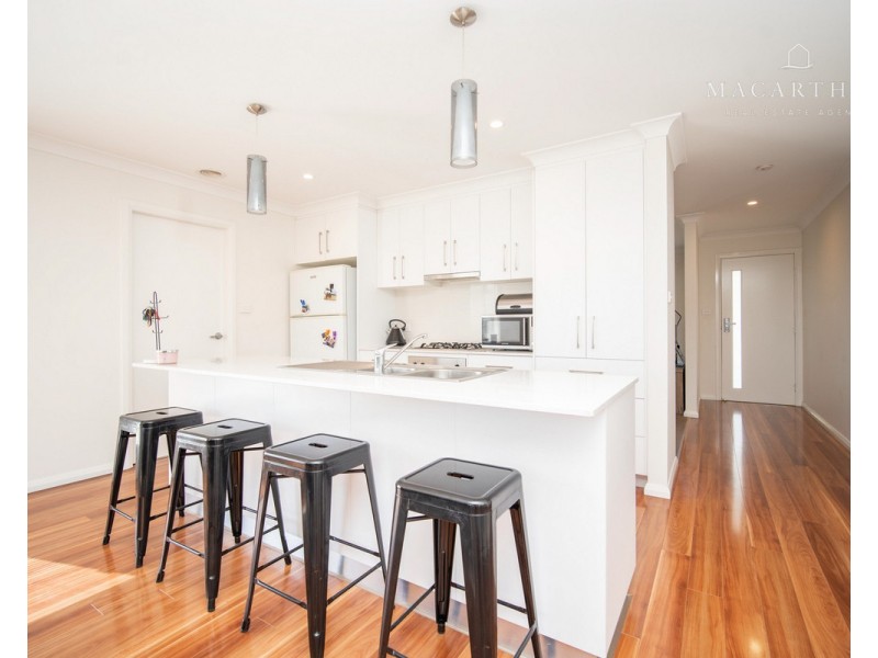 1/10 Watson Boulevard, Lloyd NSW 2650