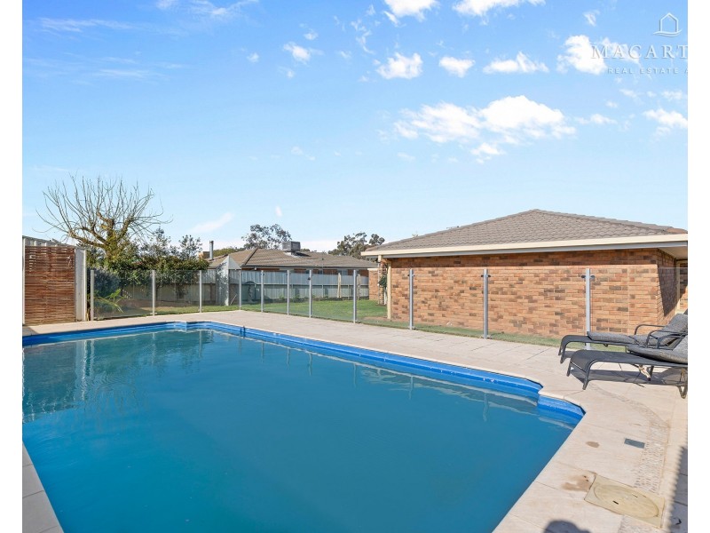 19 Gunn Drive, Estella NSW 2650