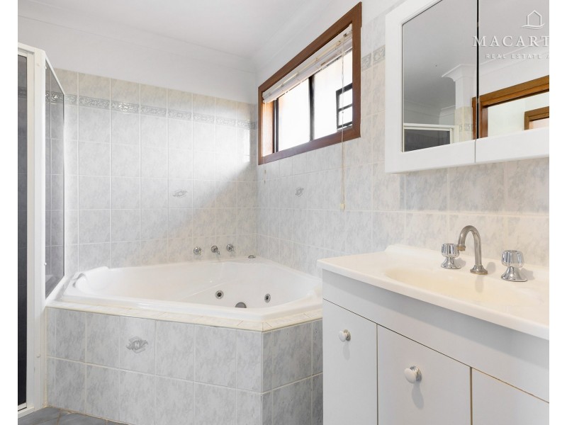 19 Gunn Drive, Estella NSW 2650