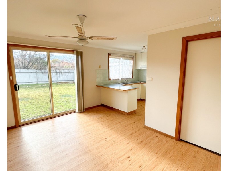 81 Dalman Parkway, Glenfield Park NSW 2650