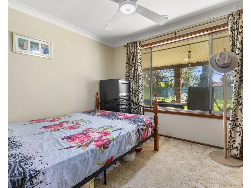 5 Undurra Drive, Glenfield Park NSW 2650