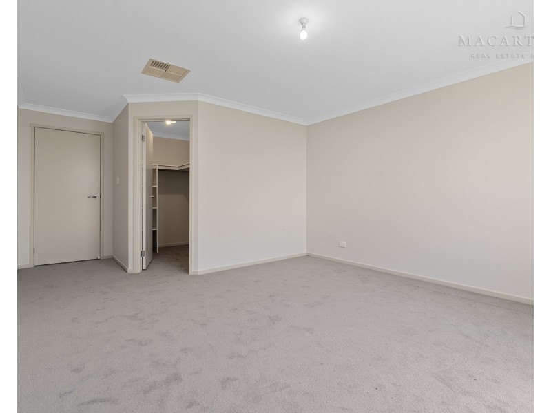 9 Protea Place, Forest Hill NSW 2651