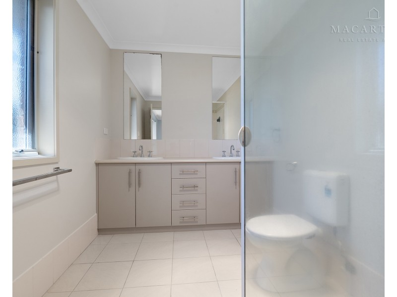 9 Protea Place, Forest Hill NSW 2651