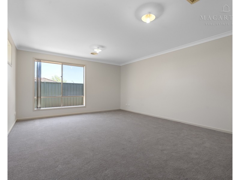 9 Protea Place, Forest Hill NSW 2651