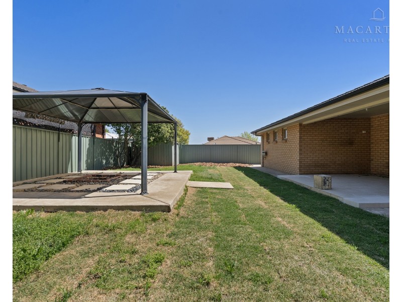 9 Protea Place, Forest Hill NSW 2651
