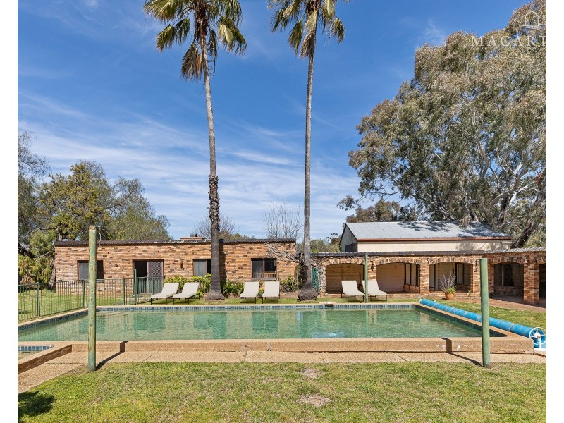 10 Brunskill Road, Lake Albert NSW 2650