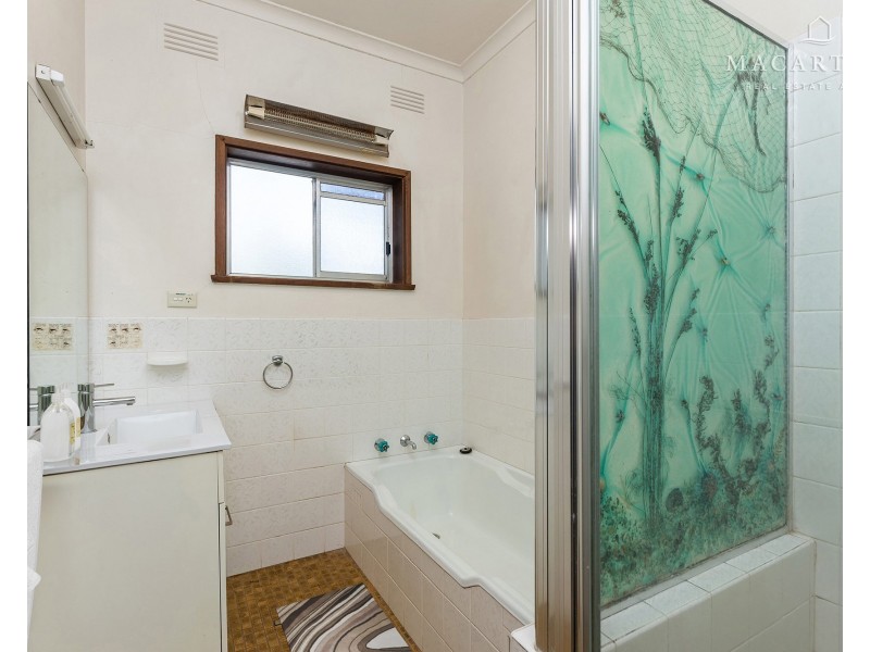 10 Brunskill Road, Lake Albert NSW 2650