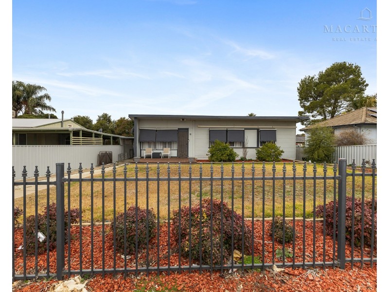 15 Tarakan Avenue, Ashmont NSW 2650