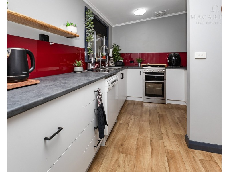 15 Tarakan Avenue, Ashmont NSW 2650