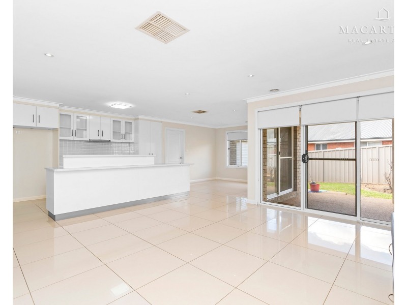 46 Yarrawah Crescent, Bourkelands NSW 2650