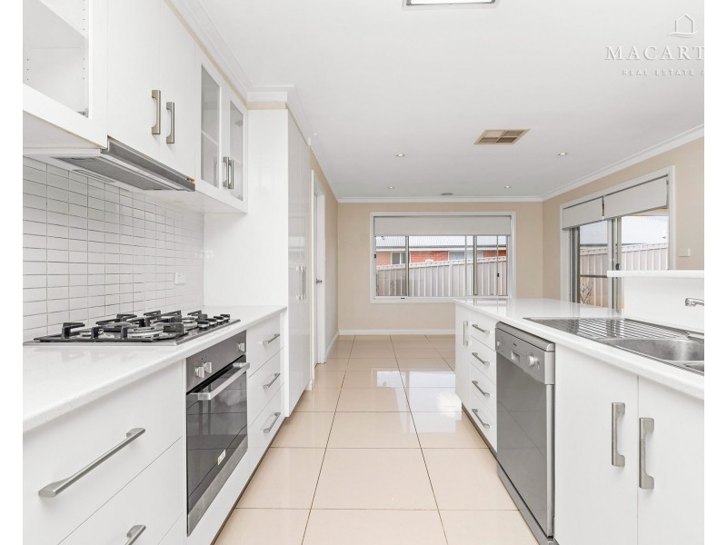 46 Yarrawah Crescent, Bourkelands NSW 2650