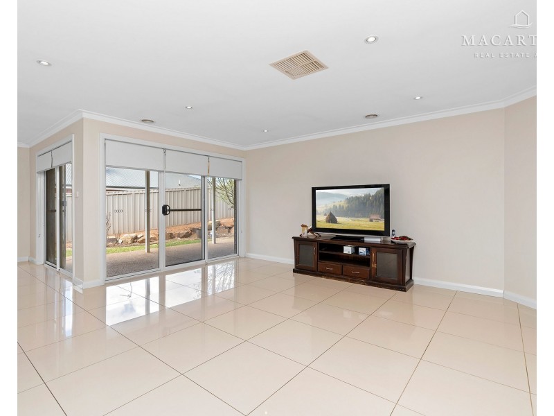 46 Yarrawah Crescent, Bourkelands NSW 2650