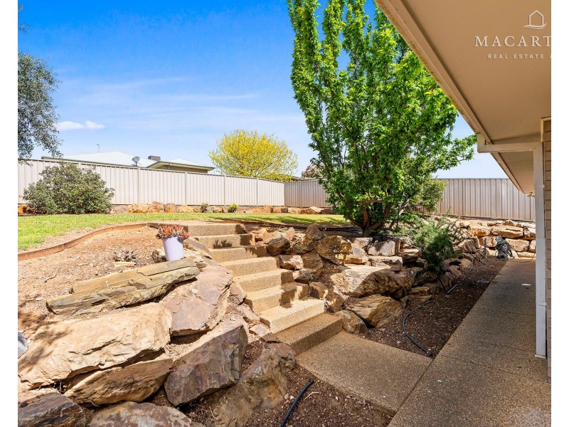 46 Yarrawah Crescent, Bourkelands NSW 2650