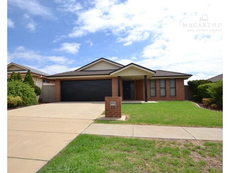 42 Barrima Drive, Glenfield Park NSW 2650